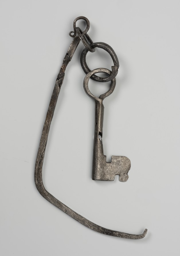 Klucz hakowy i klucz piórowy na dwuogniwowym łańcuchu