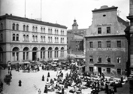 Szczecin. Rynek Sienny ze starym Ratuszem około 1900